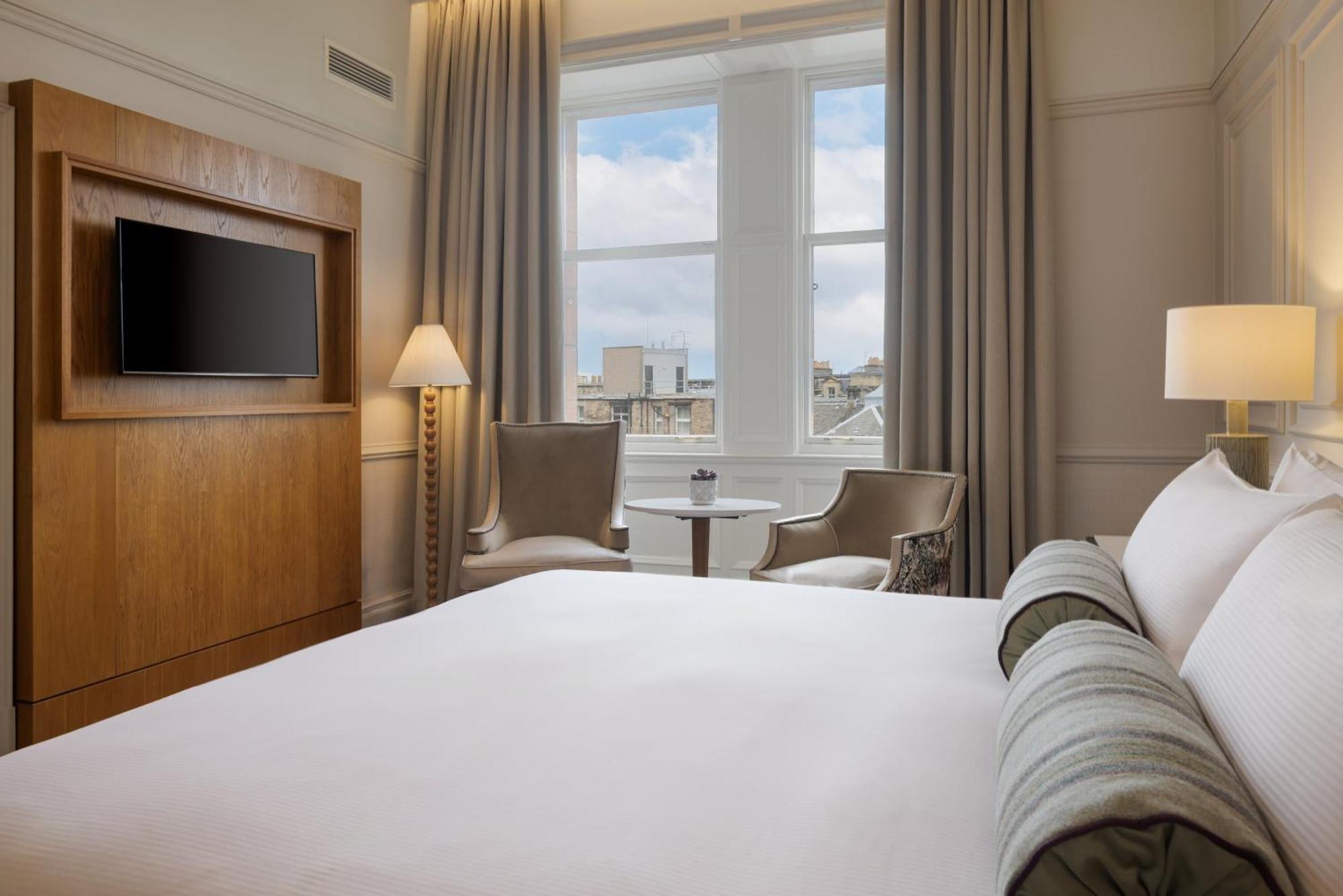 Deluxe King Room - Mobility Accessible